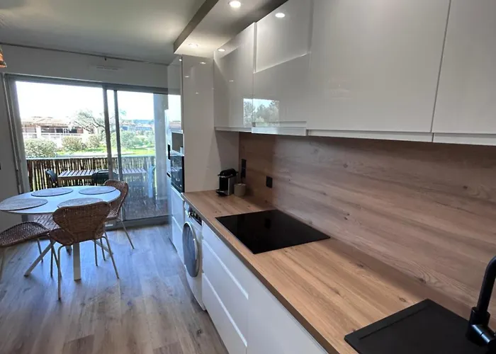 Apartment L' Instant Boheme T2 1 Clim , Piscine , Parking Wifi Balaruc-les-Bains