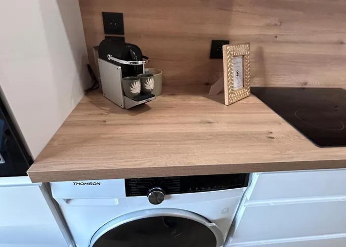 L' Instant Boheme T2 1 Clim , Piscine , Parking Wifi *